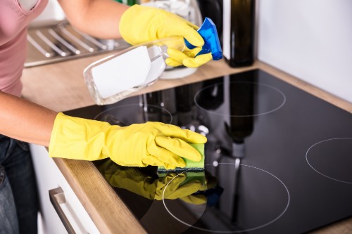 Cleaning an electric stove